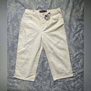 Gloria V capri white/beige pants